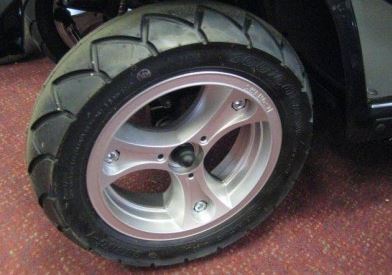 100/60–8 Black Scalloped Tyre